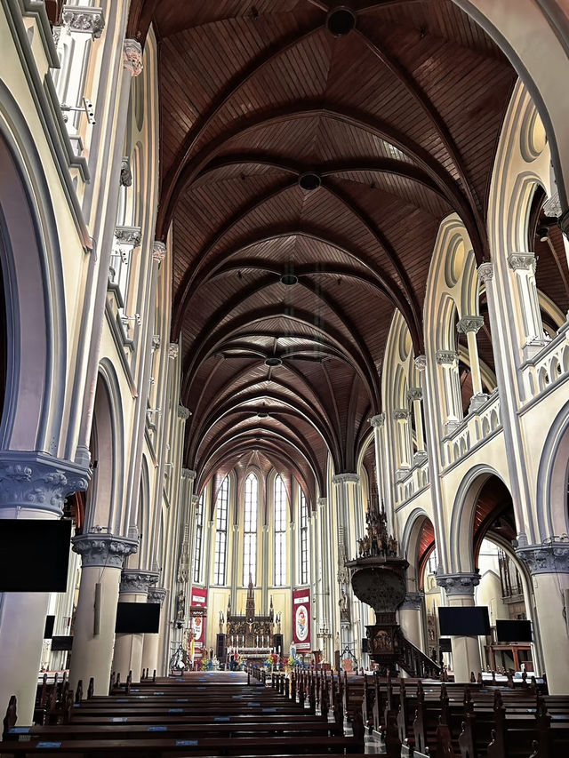 Jakarta Cathedral: A Gothic Masterpiece in the Heart of the City