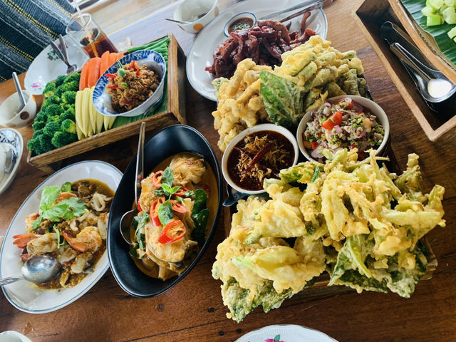 เรือนจรุง—ร้านลับอยุธยา ที่ต้องจองข้ามปี