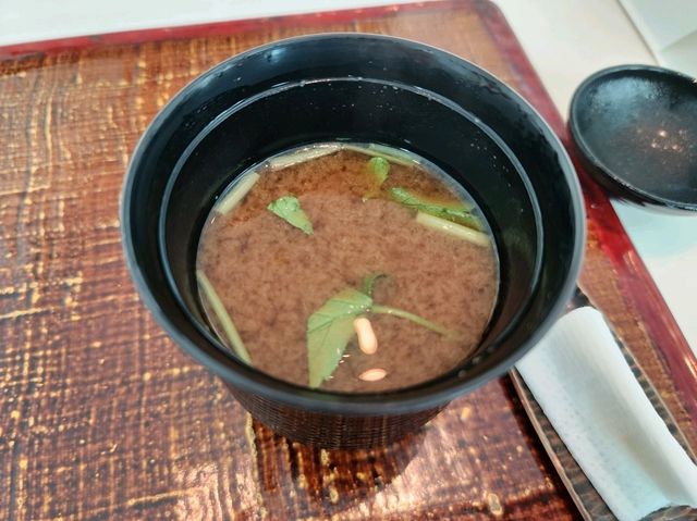 [🇯🇵東京] コンラッド東京 風花で寿司おまかせランチ