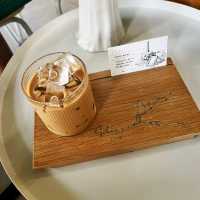 คาเฟ่หลบร้อนที่ Schizzi Cafe นางเลิ้ง