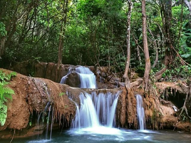 ล่องเรือยางจากอุ้มผาง สู่...ทีลอซู