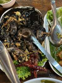 ร้านอาหารทะเลพื้นบ้านลับๆ ในบ้านเพ ระยอง 🦀🦑 