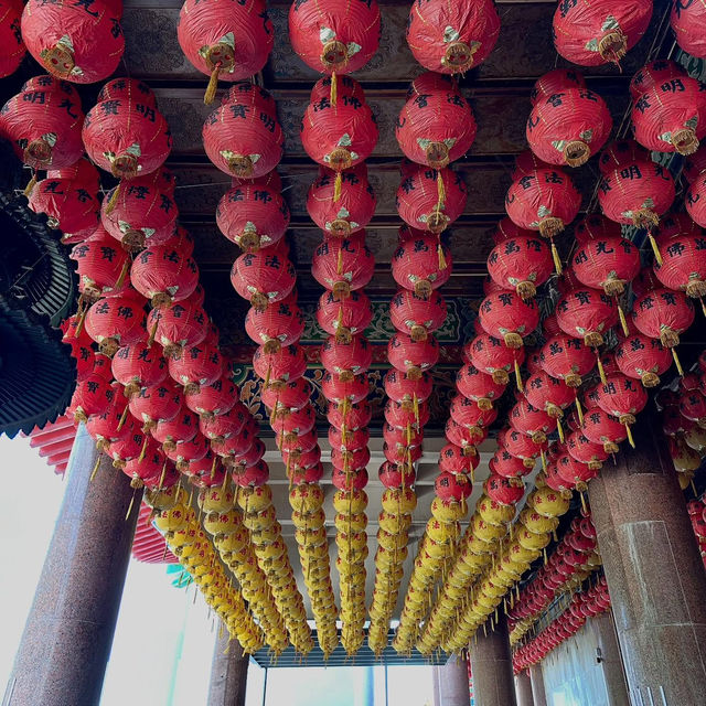 Chinese New Year at Kek Lok Si: When Heaven Meets Earth in a Sea of Light