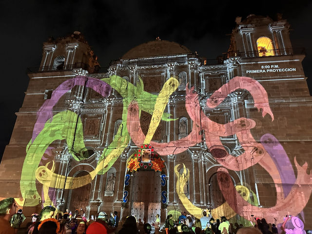 【Día de Muertos in Oaxaca】“死”を祝う、不思議であたたかいお祭り。
