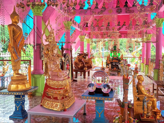 วัดน้ำตกธรรมรส : ความสวยงามของโบสถ์กลางน้ำสีชมพู