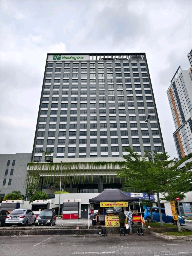 "Holiday Inn Sepang: Your Smart Stopover Near KLIA"