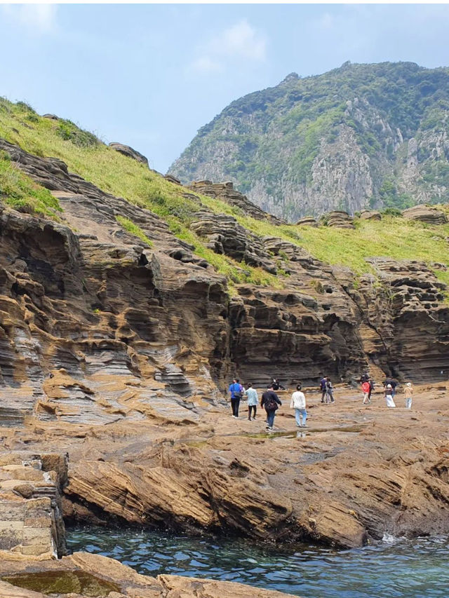 Yongmeori Coast: Where Jeju’s Natural History Comes Alive