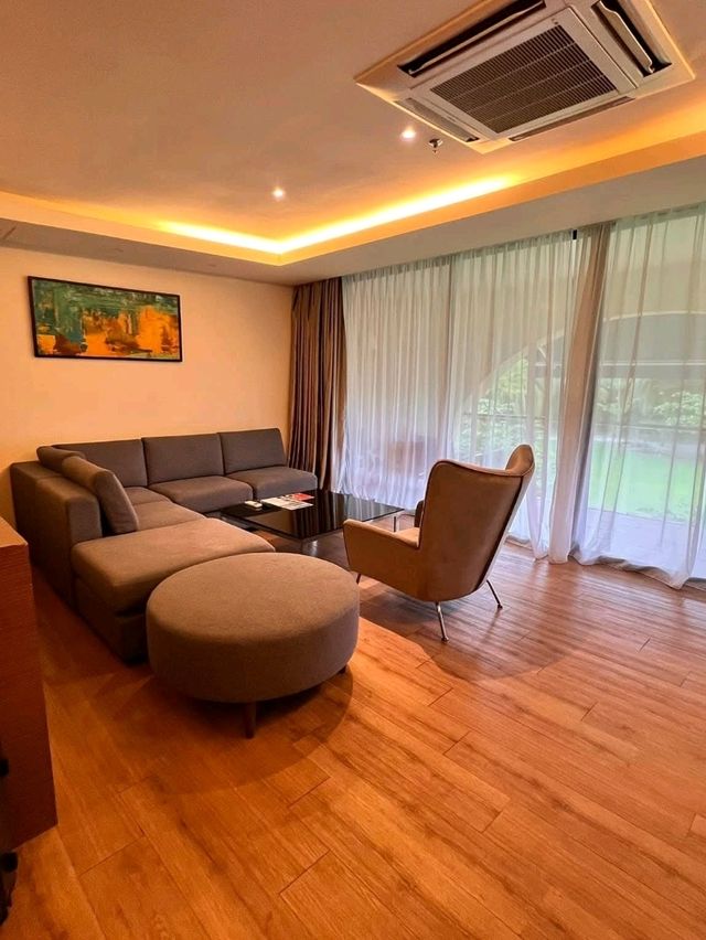 “Bella Vista Waterfront Resort: A Seaside Sanctuary with Panoramic Views in Kuah”