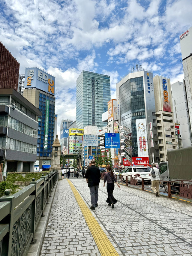 A Walk Through the Old and New at Manseibashi 🚂✨