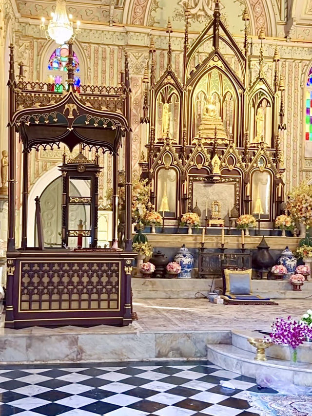 ข้ามแม่น้ำ...สู่วัดสไตล์โกธิก วัดนิเวศธรรมประวัติฯ