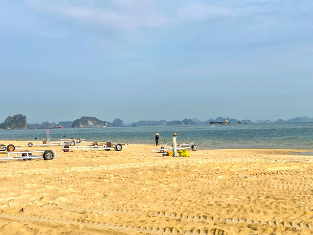 썬 마리나 하롱의 해변과 등대..