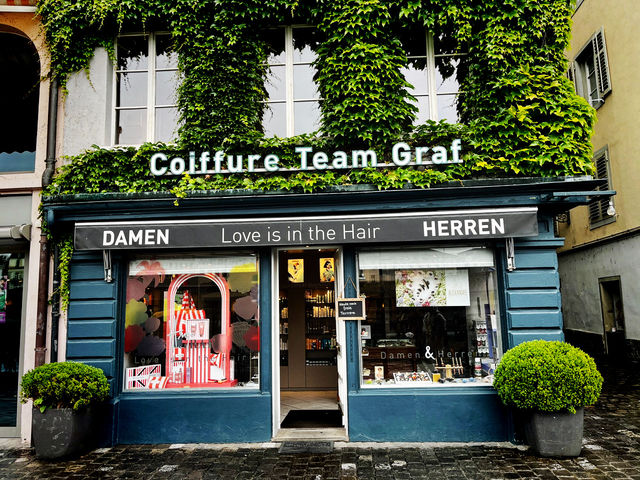 Starbucks Lucerne – Scenic Coffee Spot by the Chapel Bridge