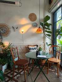 Sipping Peace in a Vintage Hideaway – Jakarta Café Love