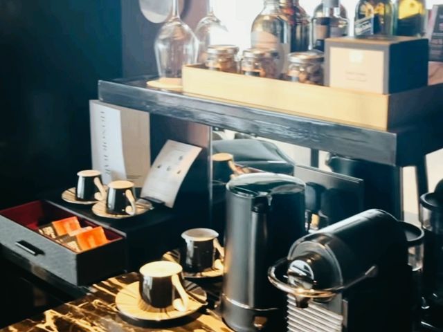 香港海景奢華酒店推薦：香港麗思卡爾頓酒店，使用trip.com預訂享受最大優惠