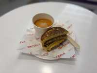 🍔 ร้านเบอร์เกอร์ เนื้อดี ขนมปังนุ่มฉ่ำ Smizzle