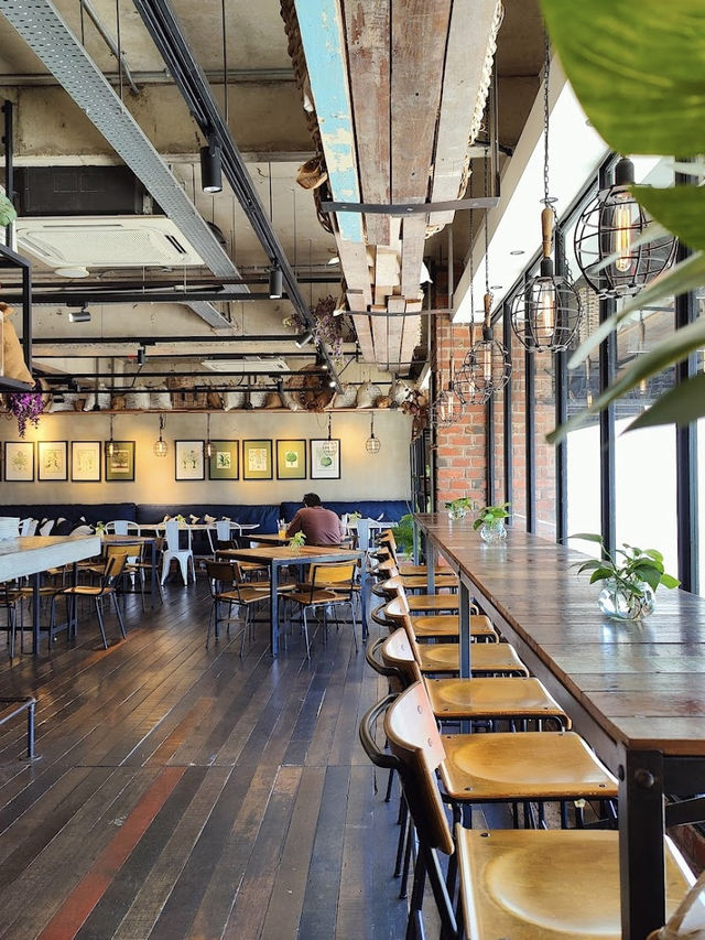 Bica & Co Courtyard Cafe, Rustic Charm Meets Contemporary Comfort in Melaka