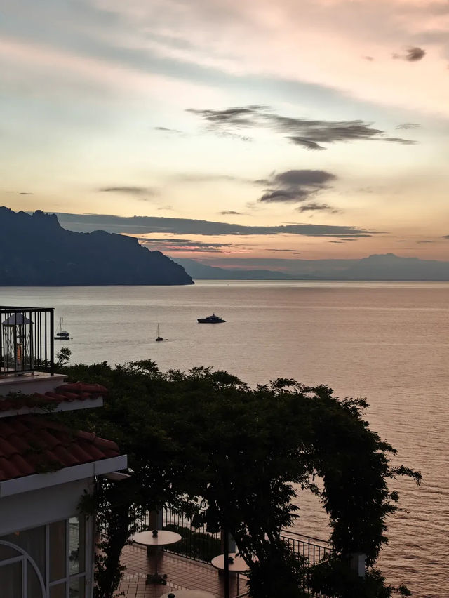  🌊自然が創り出した芸術！エトルタの断崖で絶景に包まれる旅