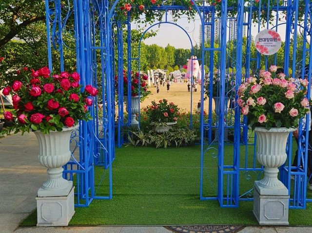 Strolling around Boramae where the Seoul International Garden Festival 