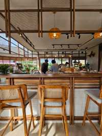 Hitch & Round Cafe and Space | ปราณบุรี