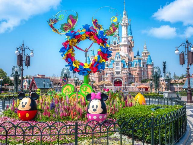 Everyone Loves Shanghai Disneyland