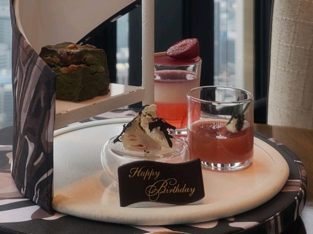 40 Sky Bar & Lounge (コンラッド大阪 40 スカイバー＆ラウンジ) 딸기 애프터눈티