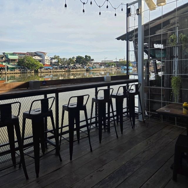 นมฤๅดี-Nomruedee ร้านริมน้ำปัตตานี