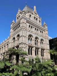 This museum is probably the best museum I've been to, is so beautiful with so much intricate detail