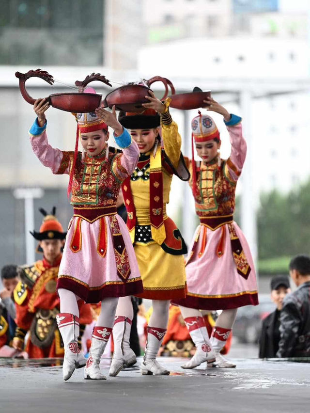蒙古🇲🇳穿蒙古袍的蒙古人民族文化節