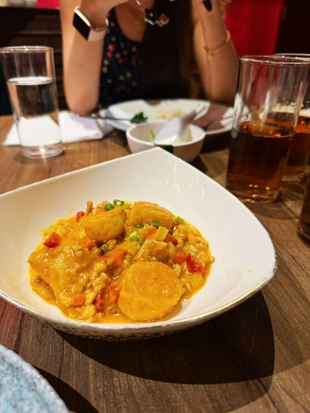 🌕 Fly to moon Thai Food 