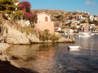 🌊 Solo Escape: Kefalonia – Greece’s Emerald Island