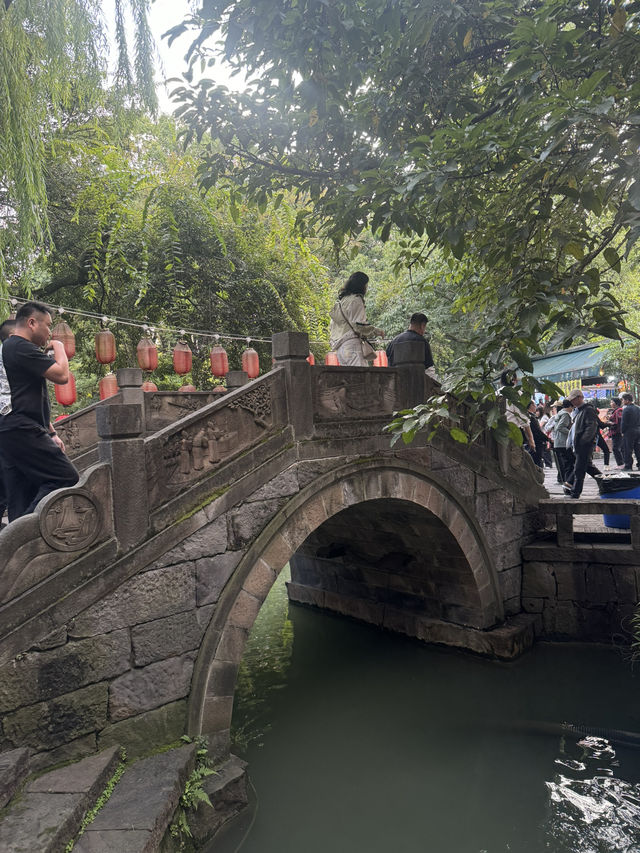 ถนนโบราณจิ๋นหลี่ Jinli street (锦里古街)