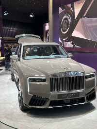 BMW Welt: Where Gravity Takes A Coffee Break