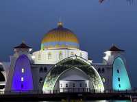 Melaka: From Chinese Merchant Hub to Maritime Gateway! 🇲🇾🕌