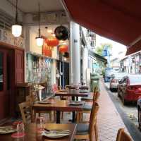 レトロとモダンが交差する、色彩の宝箱「Katong」へ🇸🇬