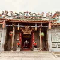 🏯✨ *Jade Emperor Pagoda (Chùa Ngọc Hoàng): Saigon’s Mystical Oasis of Incense & Turtles* 🌿🐢