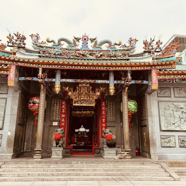 🏯✨ *Jade Emperor Pagoda (Chùa Ngọc Hoàng): Saigon’s Mystical Oasis of Incense & Turtles* 🌿🐢