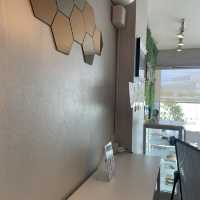 🐒 Tossakan Coffee – คาเฟ่เข้มสายคลาสสิก