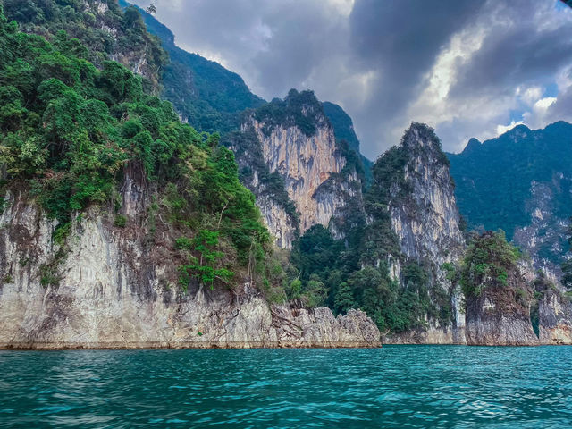  เขื่อนเชี่ยวหลาน (Cheow Lan Lake)