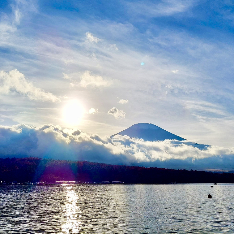 Mount Fuji Amphibious Bus - Hippos of Lake Yamanaka: A Land and Water Adventure 🚎⛴️