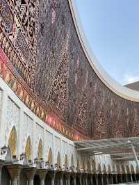 Sacred Splendor: Unveiling the Grand Mosque of West Sumatra