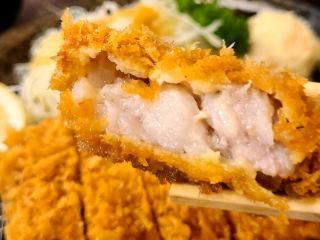 Знаменитый ресторан Katsu Shin Donkatsu в Бангкоке Силом