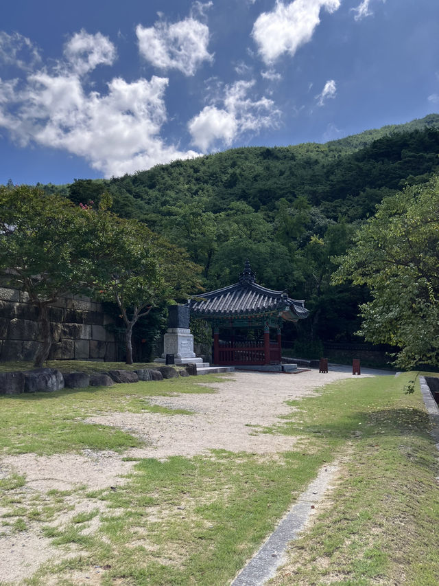 돌빛과 바람 사이를 걷는 시간, 구례 화엄사