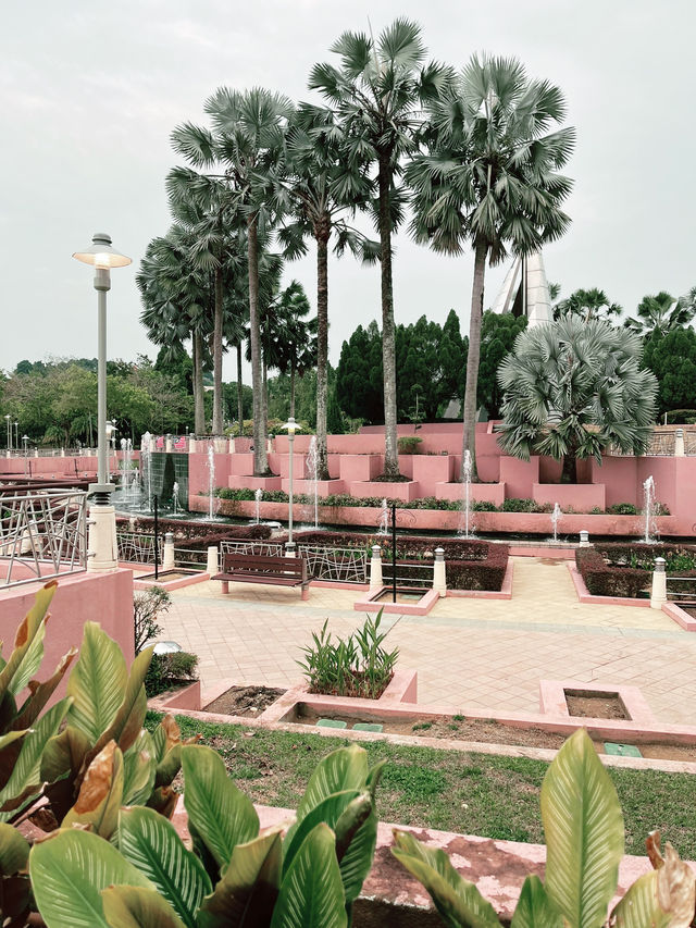 Mercu Tanda & Tangga Putrajaya: Iconic Landmarks with Scenic Views 