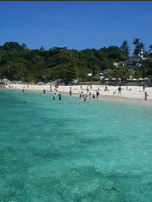 เกาะราชาใหญ่ 🌴 น้ำใส ทรายขาว และความสงบ