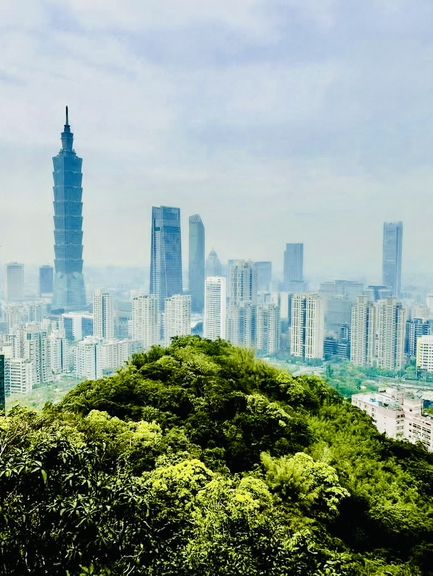 🌿「城市的喧囂之外,步入象山,心跟著雲走。」 🌿「城市的喧囂之外,步入象山,心跟著雲走。」