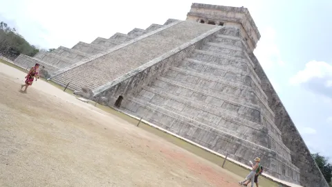✨A day trip from Cancun, where we honeymooned! The power of Chichen Itza, a World Heritage Site✨ — traveler post in Chichen Itza