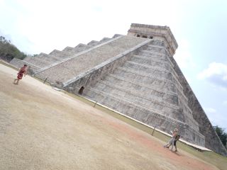 從蜜月旅行中造訪坎昆，當天來回！世界遺產奇琴伊察的震撼