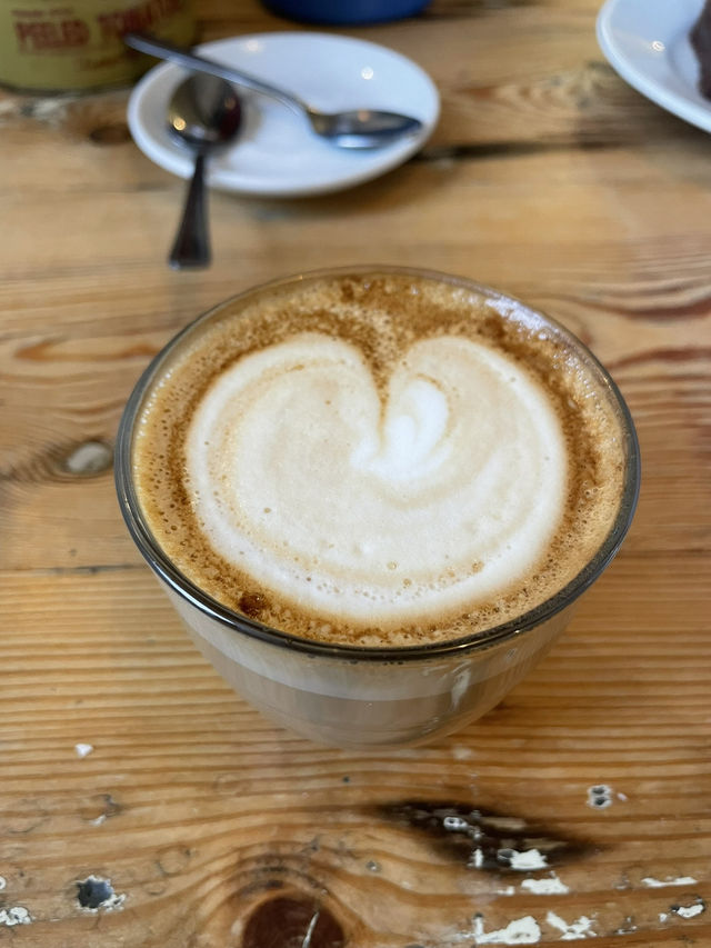 ☕🍳 Boston Tea Party — คาเฟ่บรรยากาศCozy ใน Exeter