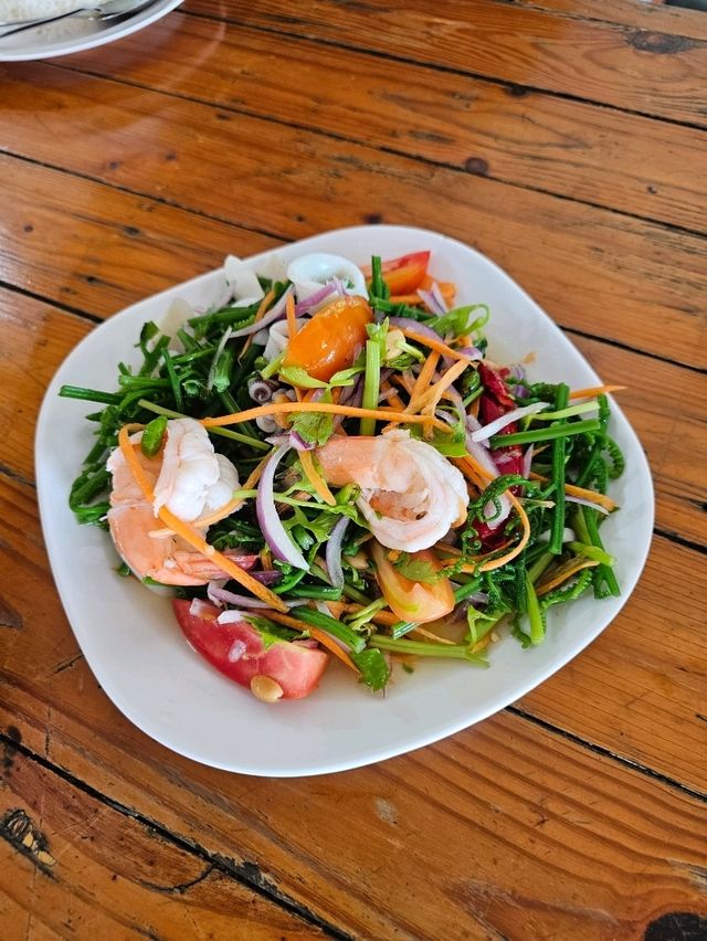 ร้านอาหารกษิรัตน์ | แก่งกระจาน จ.เพชรบุรี