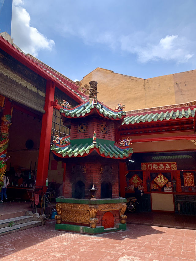 Kuala Lumpur City Guide: Culture, Street Food and Skyline Views
